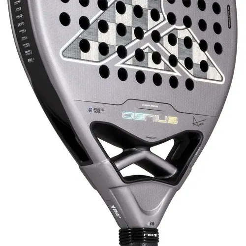 Raquette-de-padel-Nox-Genius-18K-Alum-by-Agust_n-Tapia-2027-Zoom-Coeur-1_7e5173cc-8eac-41bf-92c1-37bf222c7518.webp